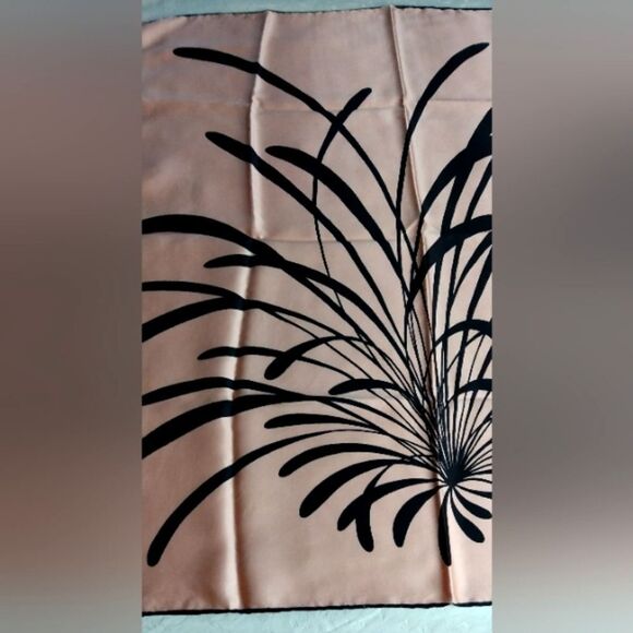 Vintage Tomy 💯 Silk Scarf - Picture 3 of 10